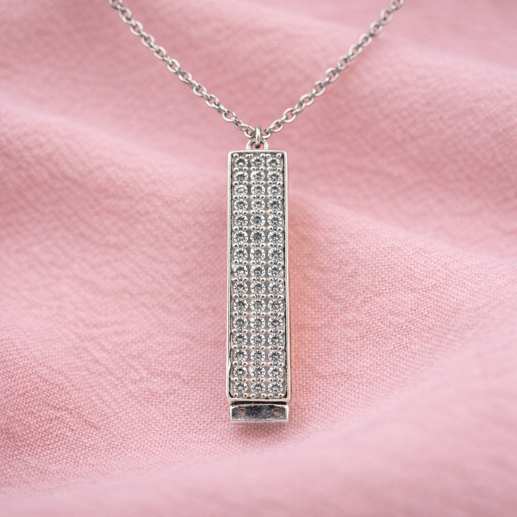 Eterna Radiance Bar Pendant S (2)